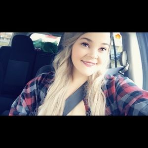 Meet your Posher, Monica